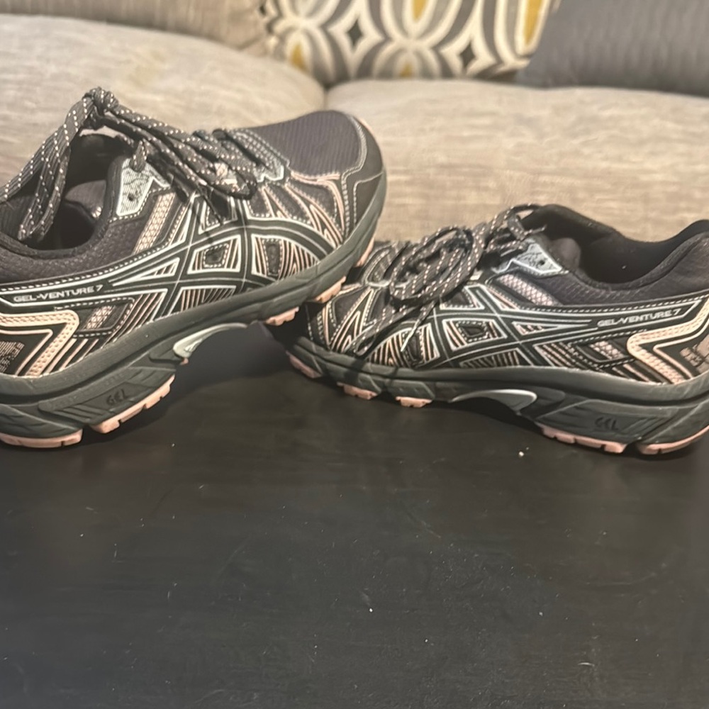 ASICS Gel-Venture 7 Black Sneakers